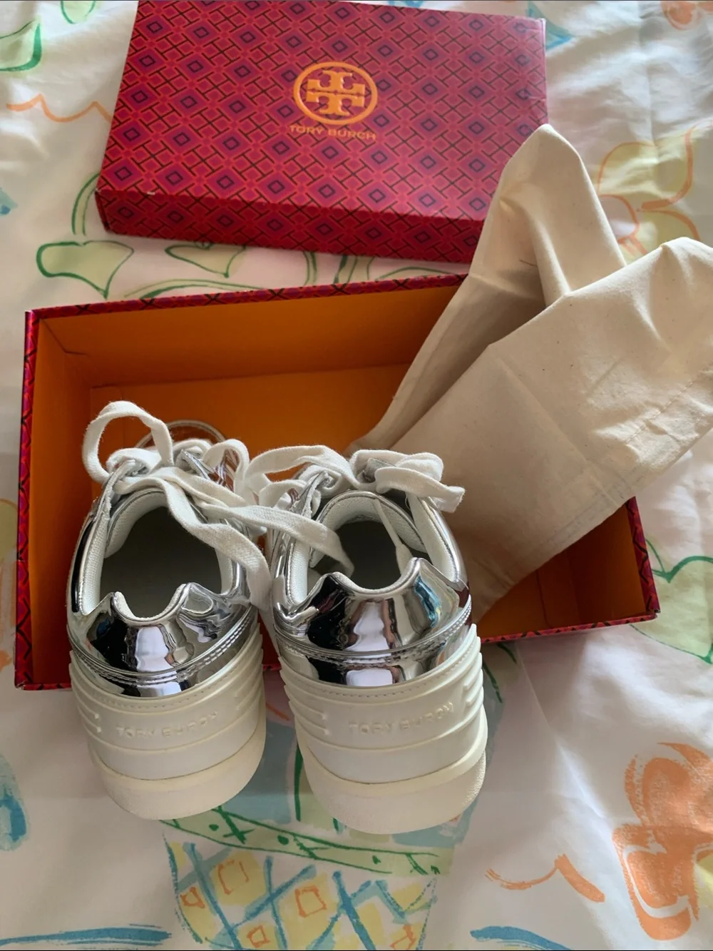 TORY BURCH Women's Clover Court Lace Up Low Top Sneakers  Color: Argento SIZE: 5